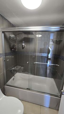 1301 NE Miami Gardens Dr 824W, Miami, FL 33179