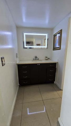 1301 NE Miami Gardens Dr 824W, Miami, FL 33179