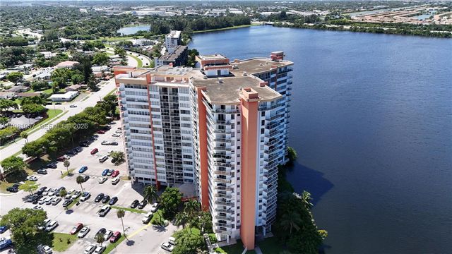 1301 NE Miami Gardens Dr 824W, Miami, FL 33179