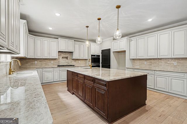 4457 Meadowwood Drive, Loganville, GA 30052