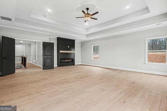 4457 Meadowwood Drive, Loganville, GA 30052