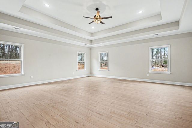 4457 Meadowwood Drive, Loganville, GA 30052