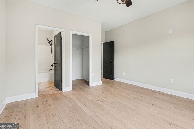 4457 Meadowwood Drive, Loganville, GA 30052