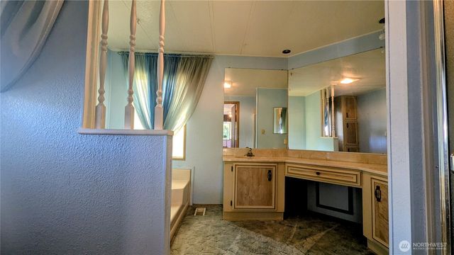 2725 E Fir Street #105, Mount Vernon, WA 98273