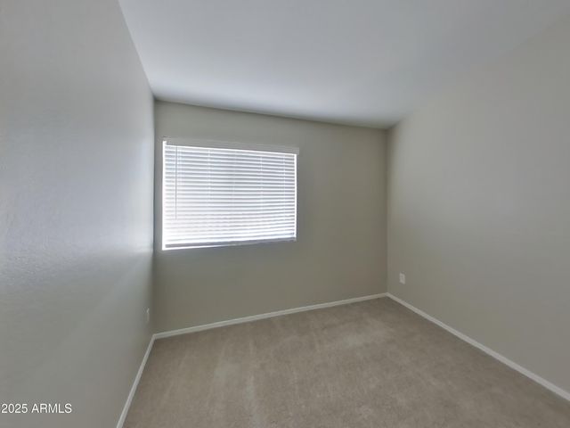 8566 W DENTON Lane, Glendale, AZ 85305