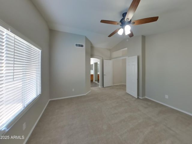 8566 W DENTON Lane, Glendale, AZ 85305