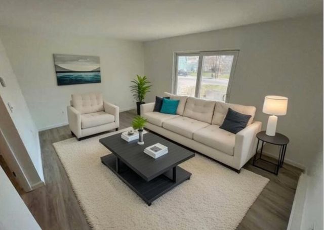 31 Vine St 26, Weymouth, MA 02188