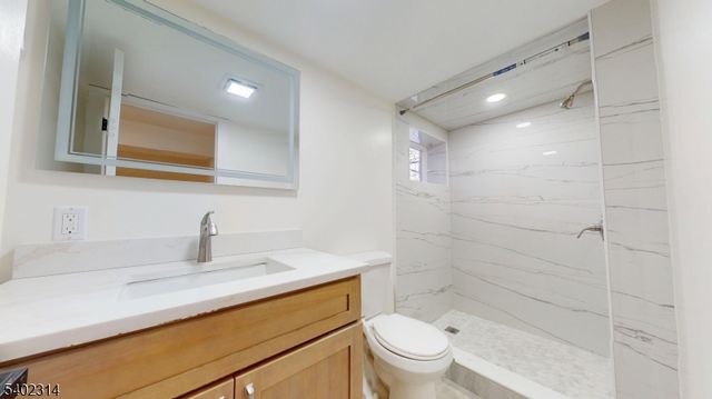 85 Brighton Ave, East Orange City, NJ 07017