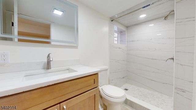 85 Brighton Ave, East Orange City, NJ 07017