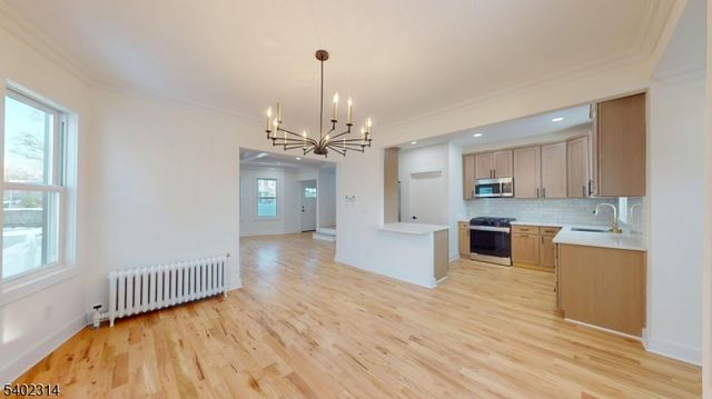 85 Brighton Ave, East Orange City, NJ 07017