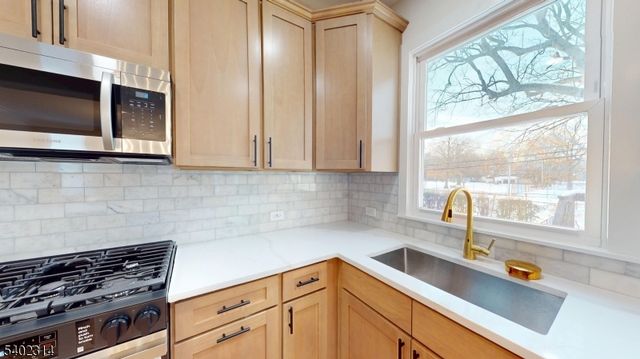 85 Brighton Ave, East Orange City, NJ 07017