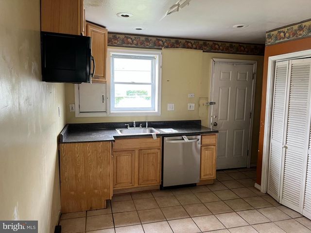 126 SOLLERS POINT RD, Baltimore, MD 21222