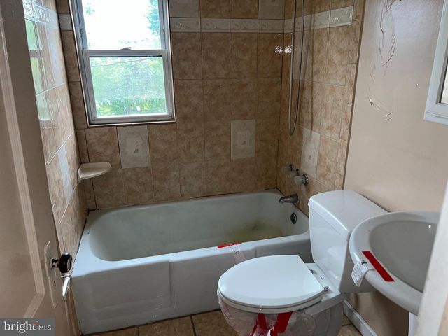 126 SOLLERS POINT RD, Baltimore, MD 21222