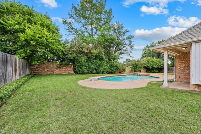 1306 Normandy Drive, Southlake, TX 76092
