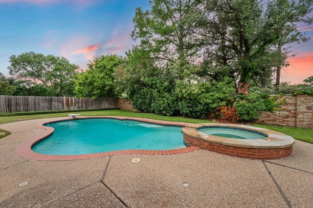 1306 Normandy Drive, Southlake, TX 76092