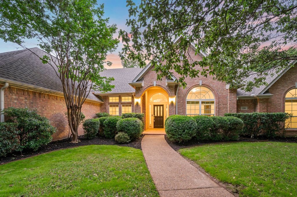 1306 Normandy Drive, Southlake, TX 76092