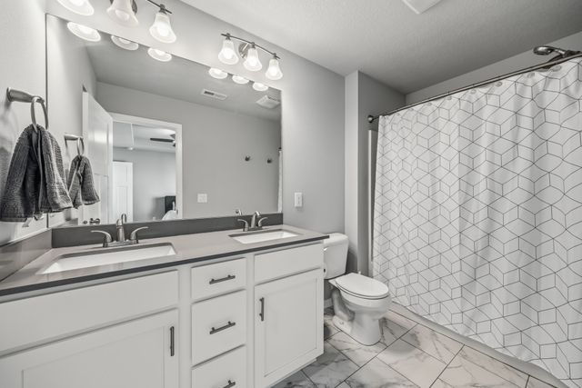 2000 NE Heritage Drive, Grimes, IA 50111