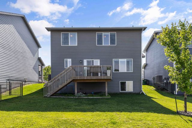 2000 NE Heritage Drive, Grimes, IA 50111