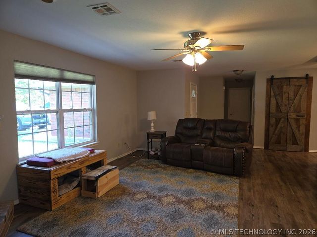 77 Dogwood Trail, Eufaula, OK 74432