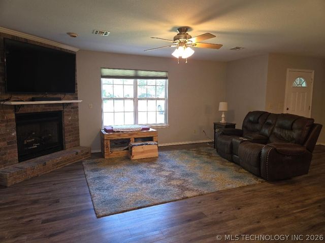 77 Dogwood Trail, Eufaula, OK 74432