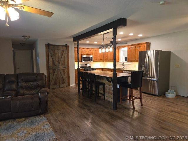 77 Dogwood Trail, Eufaula, OK 74432