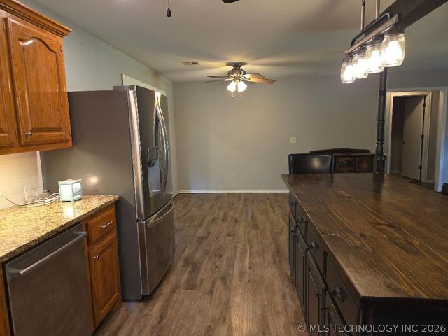 77 Dogwood Trail, Eufaula, OK 74432