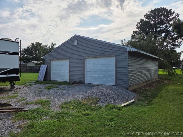 77 Dogwood Trail, Eufaula, OK 74432