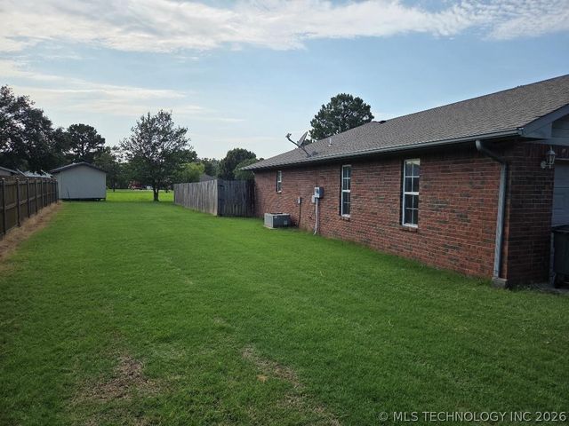 77 Dogwood Trail, Eufaula, OK 74432