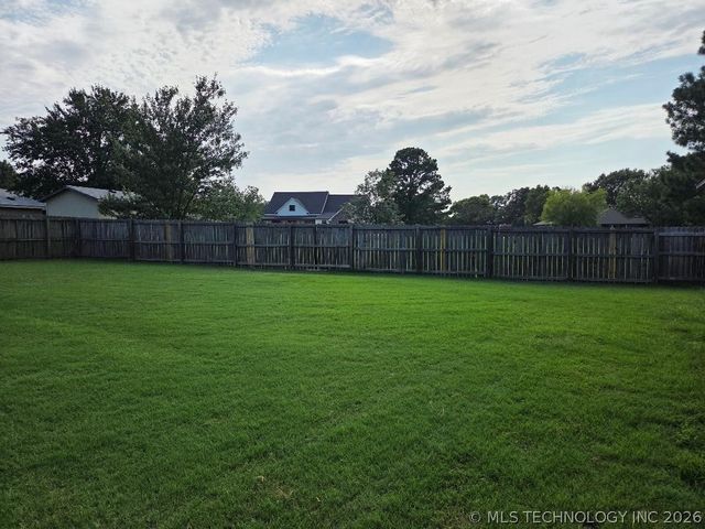 77 Dogwood Trail, Eufaula, OK 74432