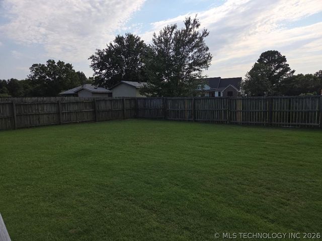 77 Dogwood Trail, Eufaula, OK 74432