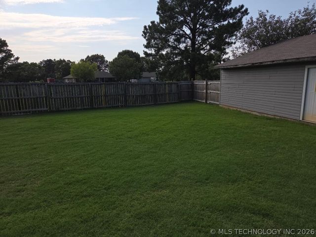 77 Dogwood Trail, Eufaula, OK 74432