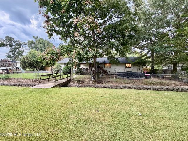 104 Sunset Drive, Clinton, MS 39056