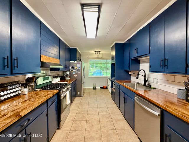 104 Sunset Drive, Clinton, MS 39056