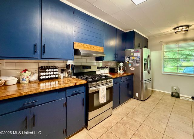 104 Sunset Drive, Clinton, MS 39056