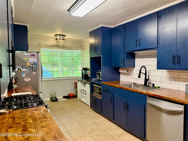 104 Sunset Drive, Clinton, MS 39056