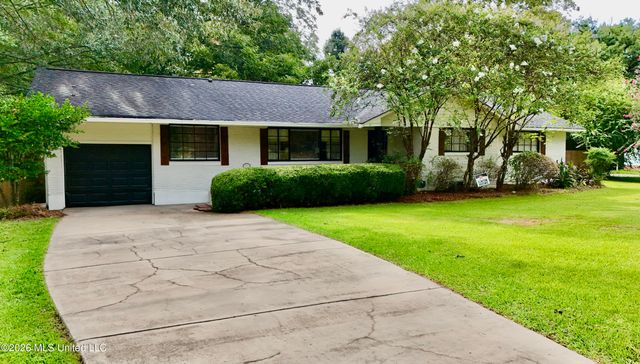 104 Sunset Drive, Clinton, MS 39056