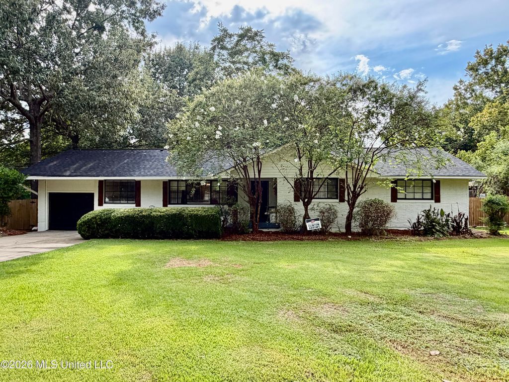 104 Sunset Drive, Clinton, MS 39056