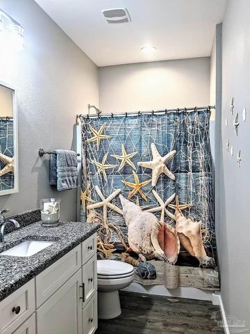 5446 Medina Rd, Pensacola, FL 32507