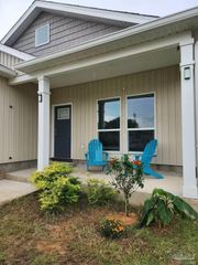 5446 Medina Rd, Pensacola, FL 32507