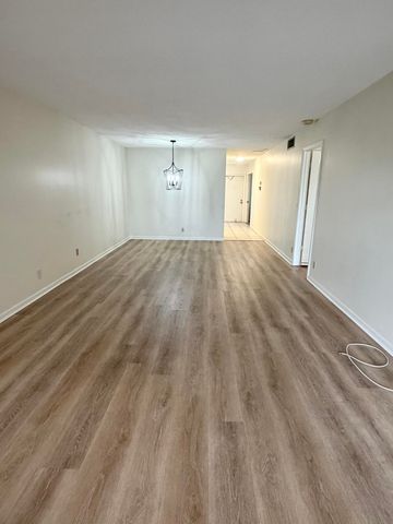 2840 SW 13th Street 103, Delray Beach, FL 33445