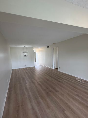 2840 SW 13th Street 103, Delray Beach, FL 33445