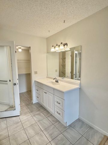 2840 SW 13th Street 103, Delray Beach, FL 33445