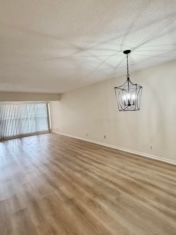 2840 SW 13th Street 103, Delray Beach, FL 33445