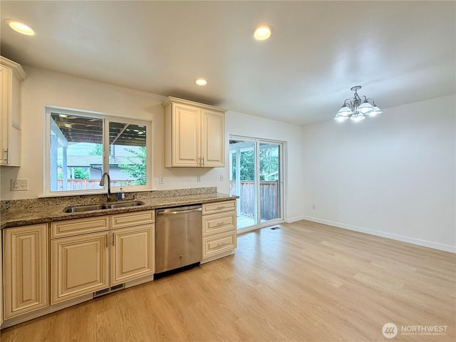 1034 S 74th Street, Tacoma, WA 98408