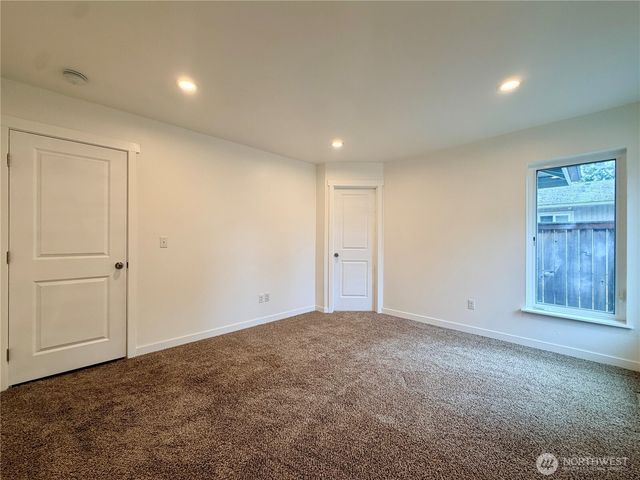 1034 S 74th Street, Tacoma, WA 98408