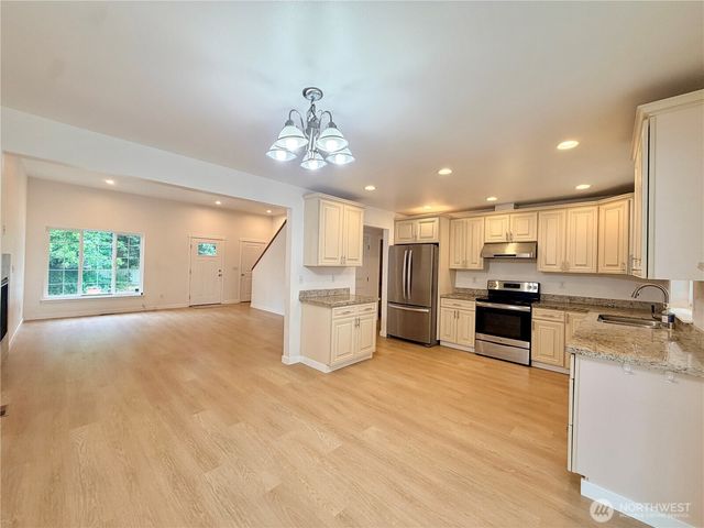 1034 S 74th Street, Tacoma, WA 98408