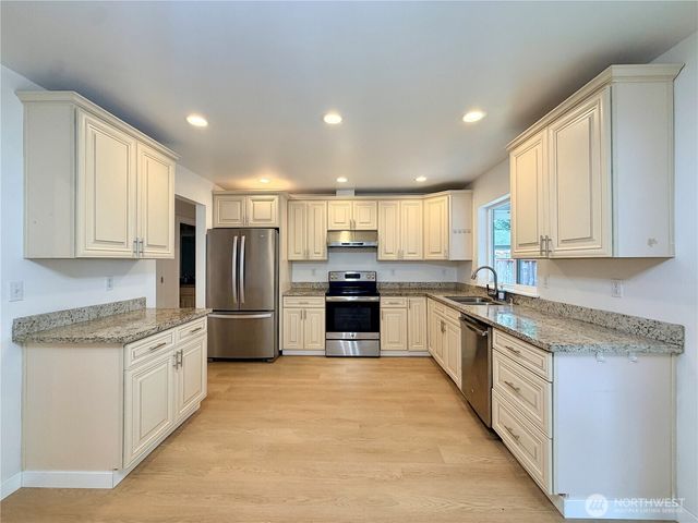 1034 S 74th Street, Tacoma, WA 98408