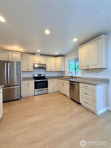 1034 S 74th Street, Tacoma, WA 98408