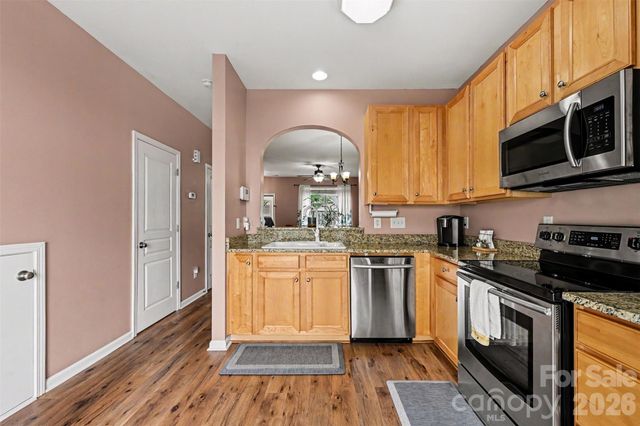 1033 Woodglen Lane, Matthews, NC 28104