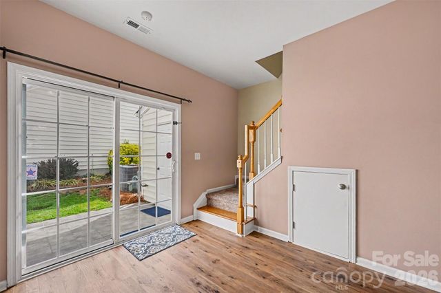 1033 Woodglen Lane, Matthews, NC 28104